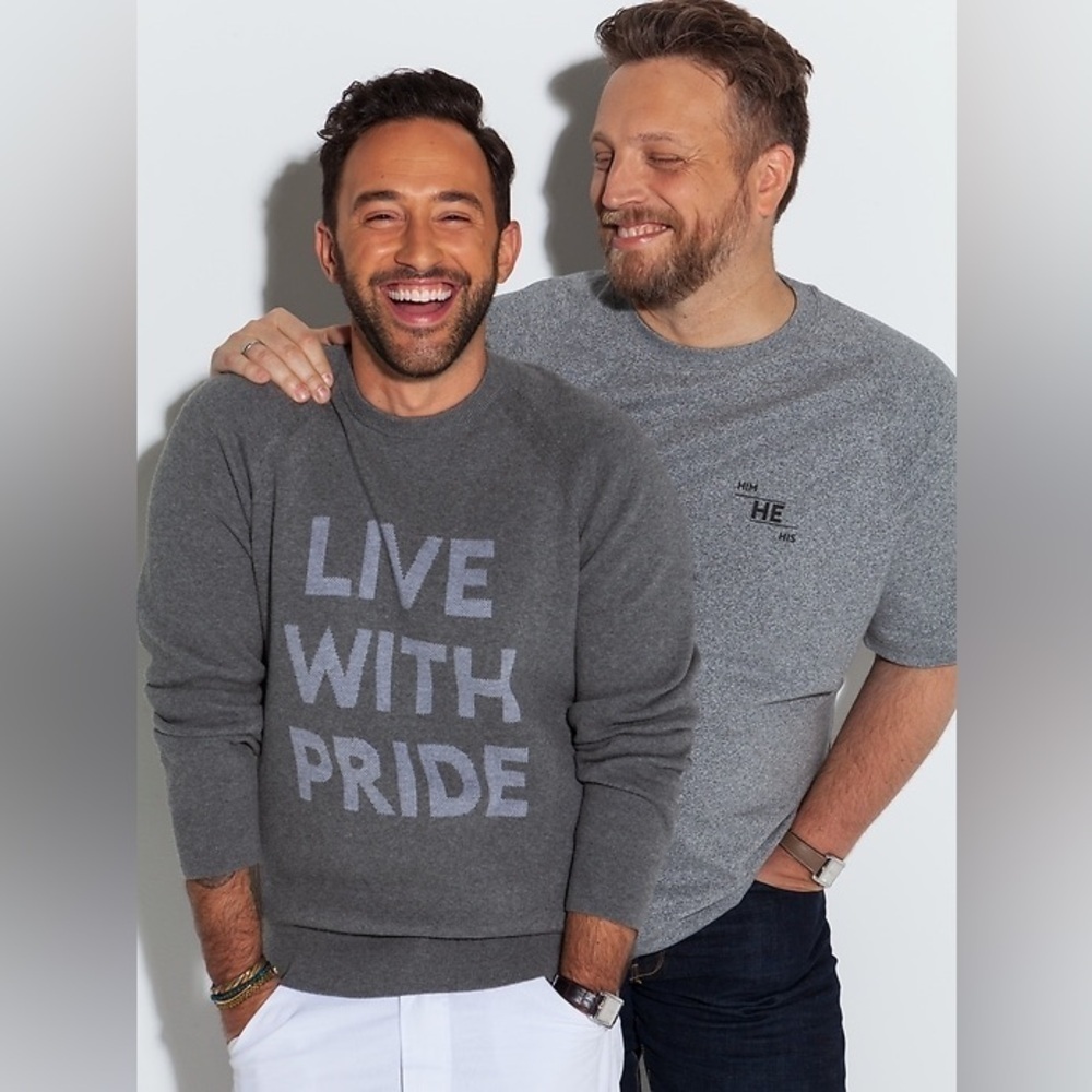 BANANA REPUBLIC MENS GRAY LIVE WITH PRIDE REGULAR FIT SWEATER SZ XL
